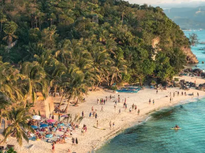 diniwid beach boracay